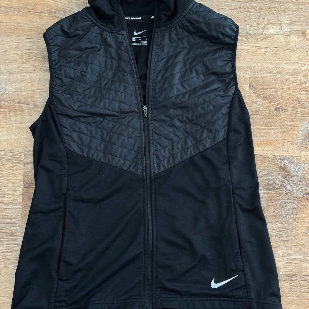 Nike Running Black Quilted Full-Zip Vest Size M (NWOT)